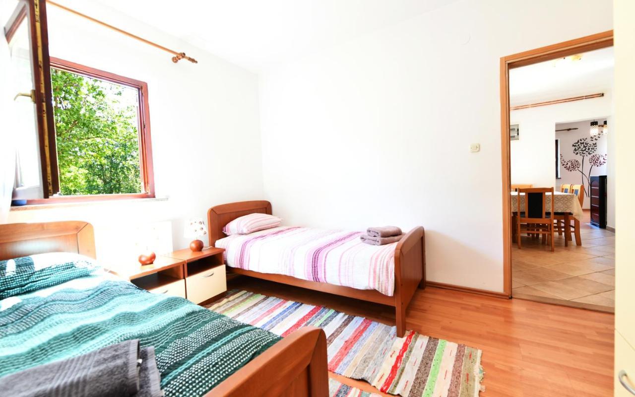Holiday Home Matan Saborsko Exterior photo